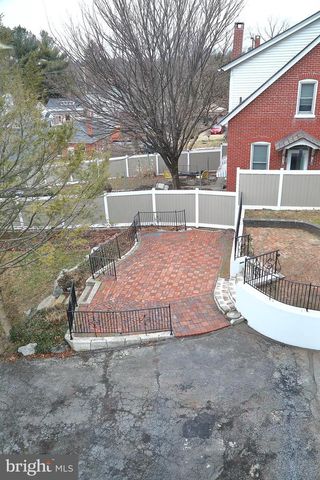 20 BROAD ST, Ephrata, PA 17522