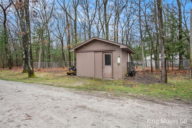 3001 E 82nd Street, Newaygo, MI 49337