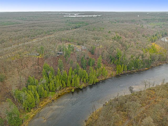 3001 E 82nd Street, Newaygo, MI 49337