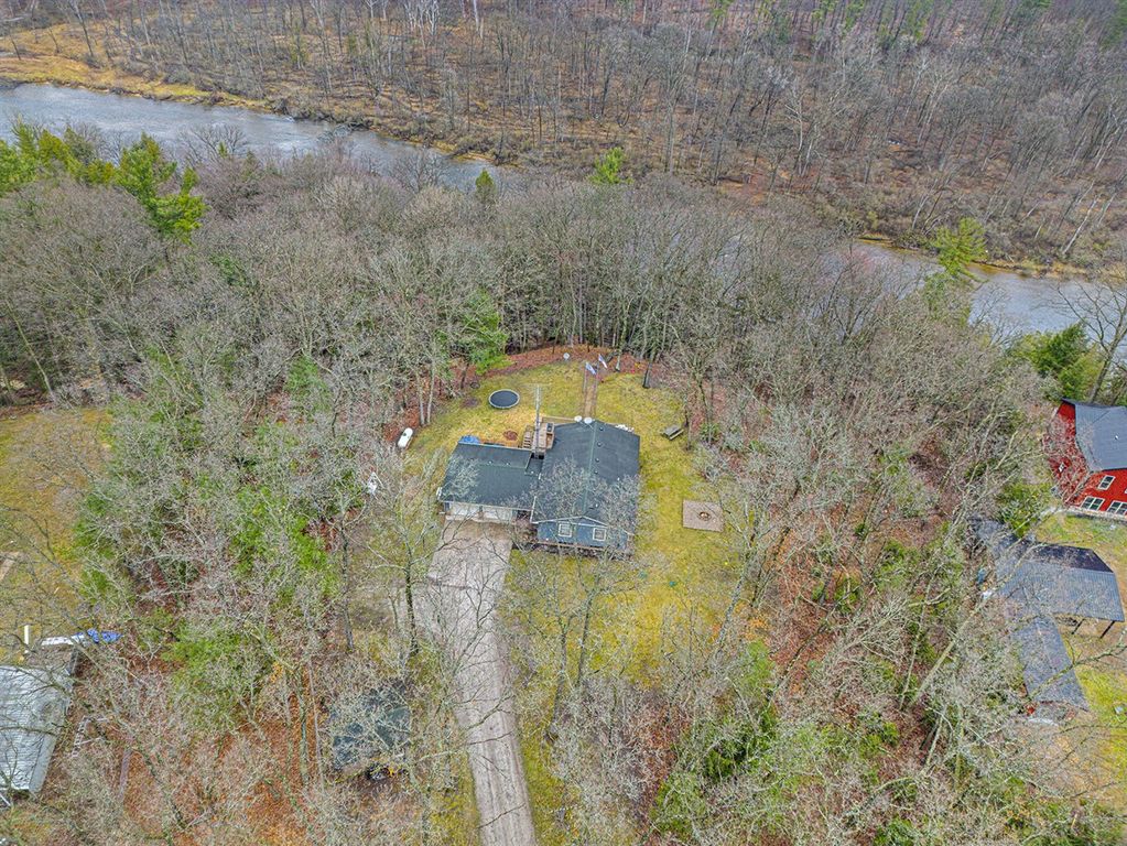 3001 E 82nd Street, Newaygo, MI 49337