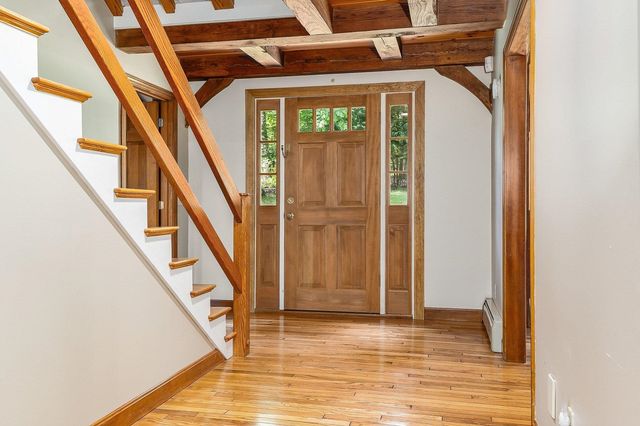 6 Gas Light Lane, Kensington, NH 03833