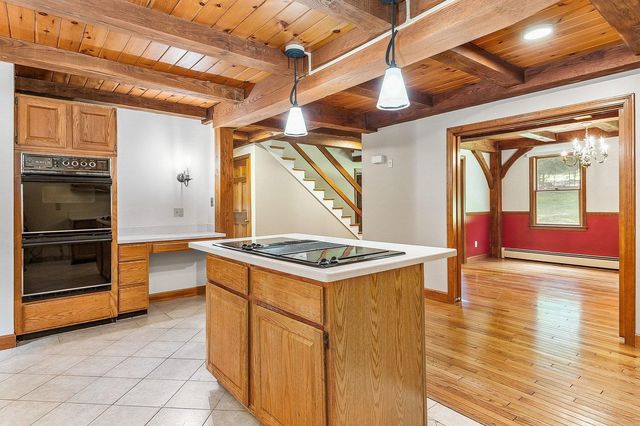 6 Gas Light Lane, Kensington, NH 03833