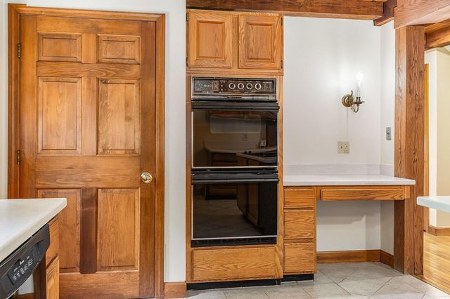 6 Gas Light Lane, Kensington, NH 03833