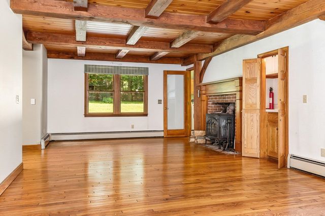6 Gas Light Lane, Kensington, NH 03833
