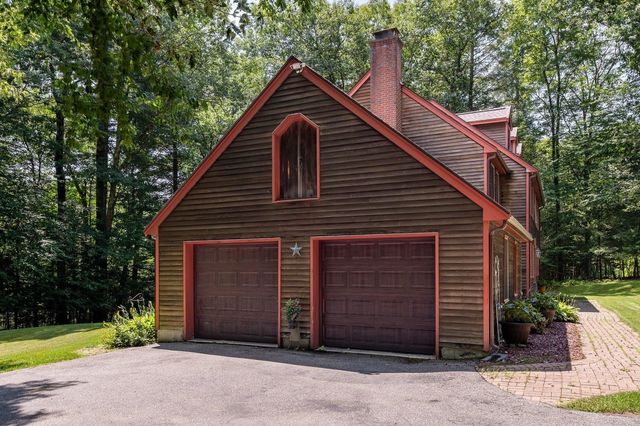 6 Gas Light Lane, Kensington, NH 03833