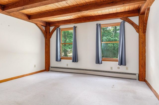 6 Gas Light Lane, Kensington, NH 03833