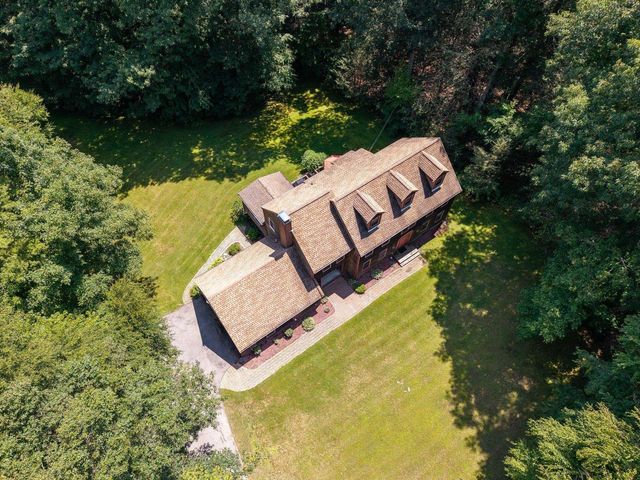 6 Gas Light Lane, Kensington, NH 03833