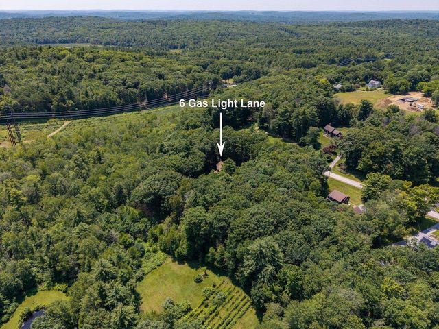 6 Gas Light Lane, Kensington, NH 03833