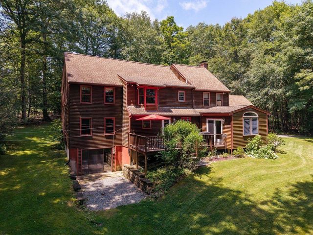 6 Gas Light Lane, Kensington, NH 03833