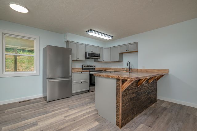 2230 W U.S. 60, Morehead, KY 40351
