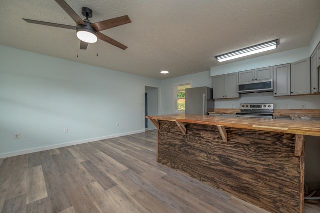 2230 W U.S. 60, Morehead, KY 40351