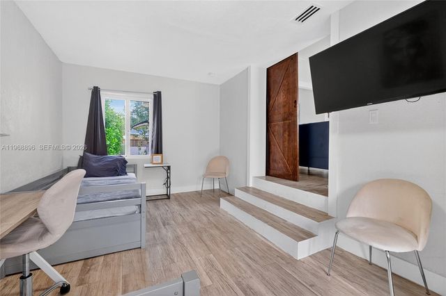 231 NW 44th St, Miami, FL 33127