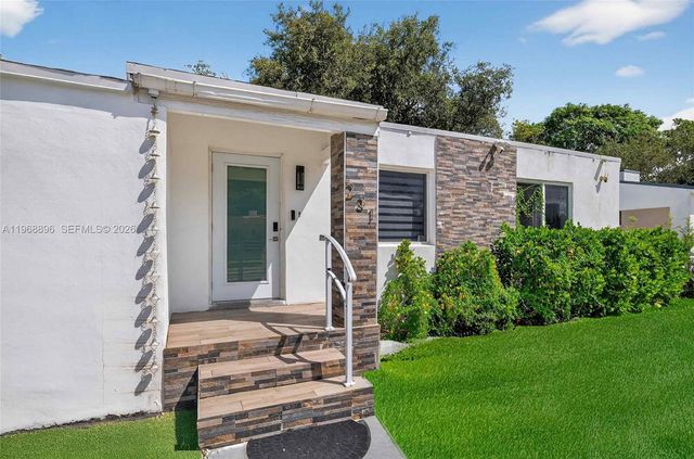 231 NW 44th St, Miami, FL 33127