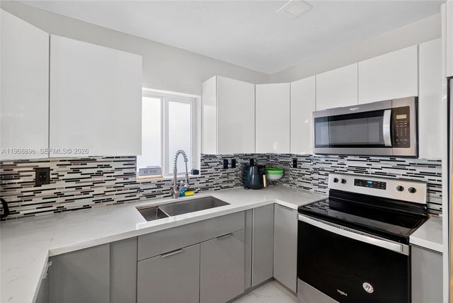 231 NW 44th St, Miami, FL 33127