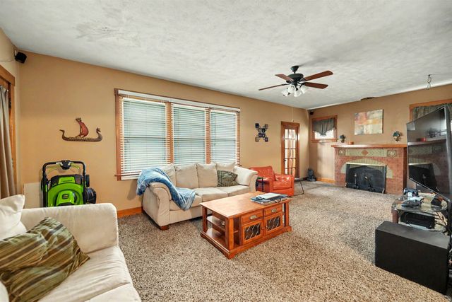 713 W South St., Salina, KS 67401