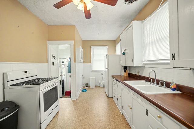 713 W South St., Salina, KS 67401
