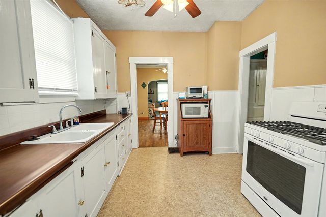 713 W South St., Salina, KS 67401