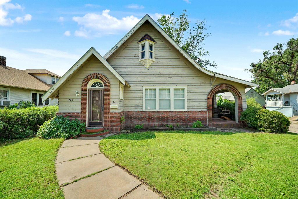 713 W South St., Salina, KS 67401