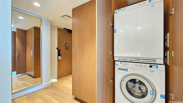 2139 Kuhio Avenue 2401, Honolulu, HI 96815