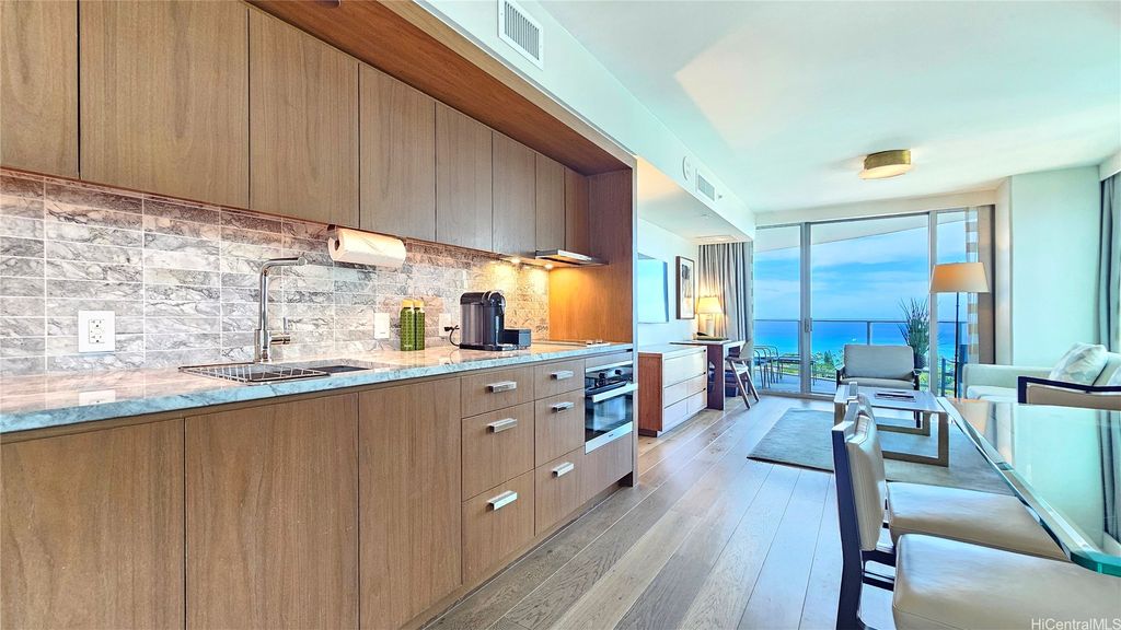 2139 Kuhio Avenue 2401, Honolulu, HI 96815