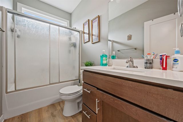 5397 Brook View Avenue, Des Moines, IA 50317