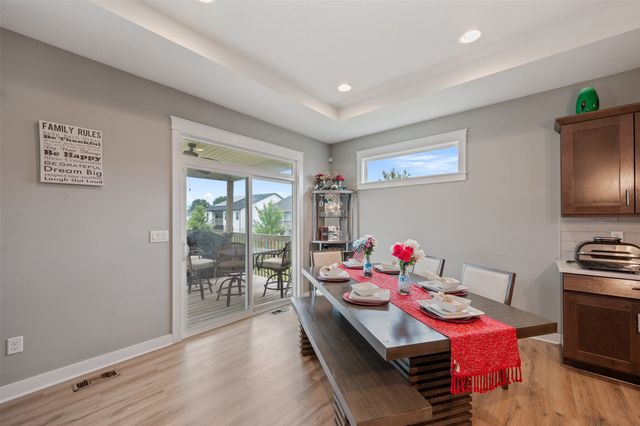 5397 Brook View Avenue, Des Moines, IA 50317