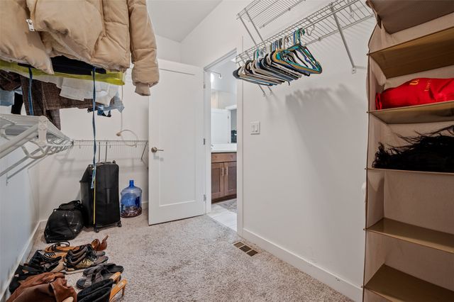 5397 Brook View Avenue, Des Moines, IA 50317