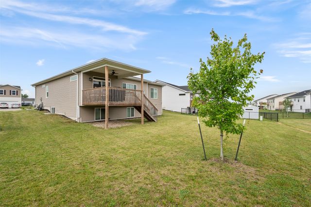 5397 Brook View Avenue, Des Moines, IA 50317
