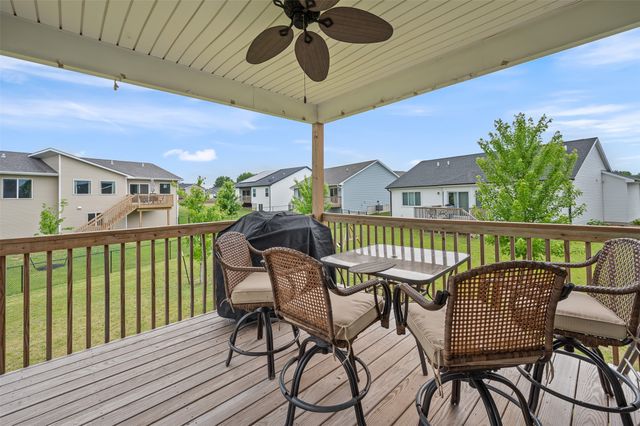 5397 Brook View Avenue, Des Moines, IA 50317
