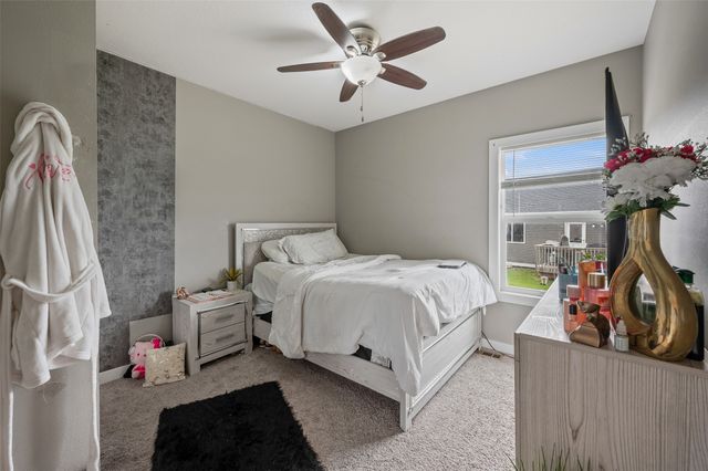 5397 Brook View Avenue, Des Moines, IA 50317