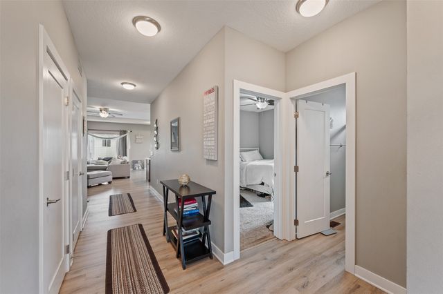 5397 Brook View Avenue, Des Moines, IA 50317