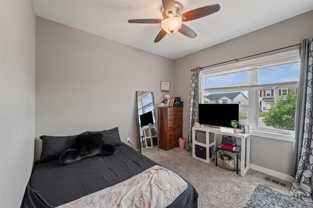5397 Brook View Avenue, Des Moines, IA 50317