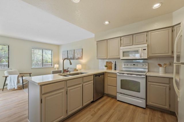 735 E Homestead Road, Sunnyvale, CA 94087