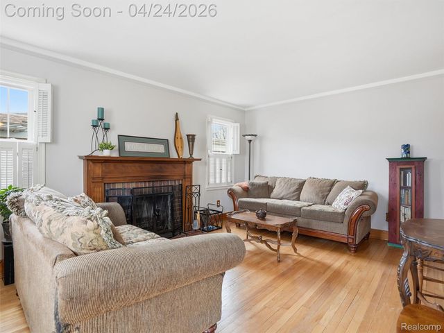 15139 University, Allen Park, MI 48101