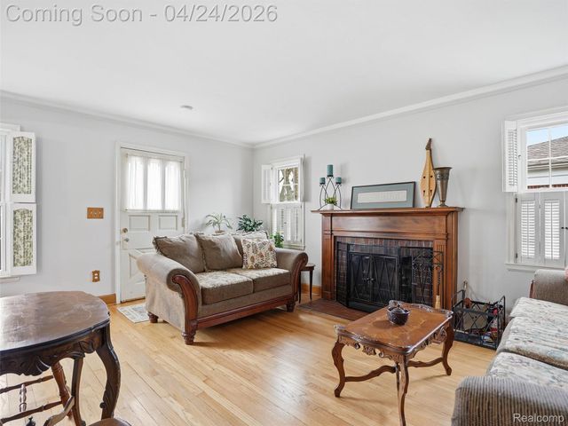 15139 University, Allen Park, MI 48101