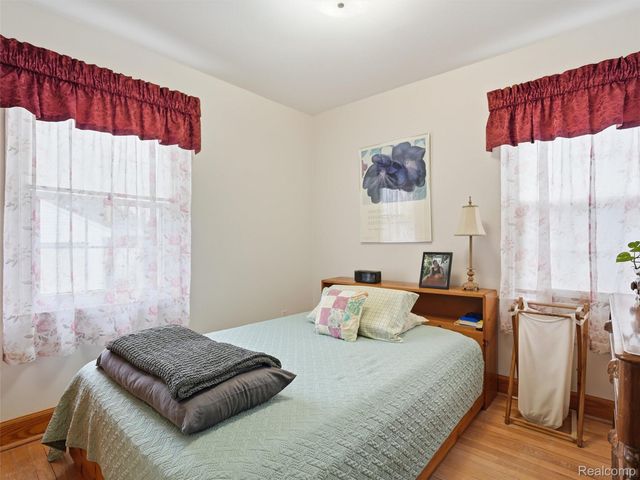 15139 University, Allen Park, MI 48101