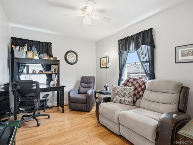 15139 University, Allen Park, MI 48101