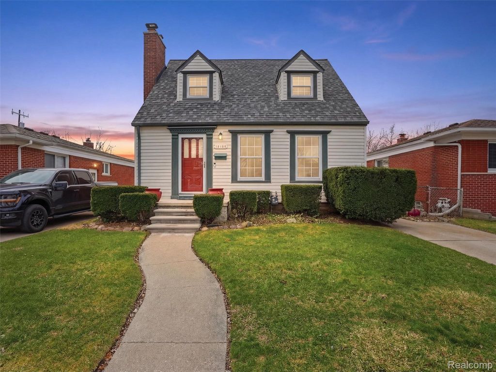 15139 University, Allen Park, MI 48101