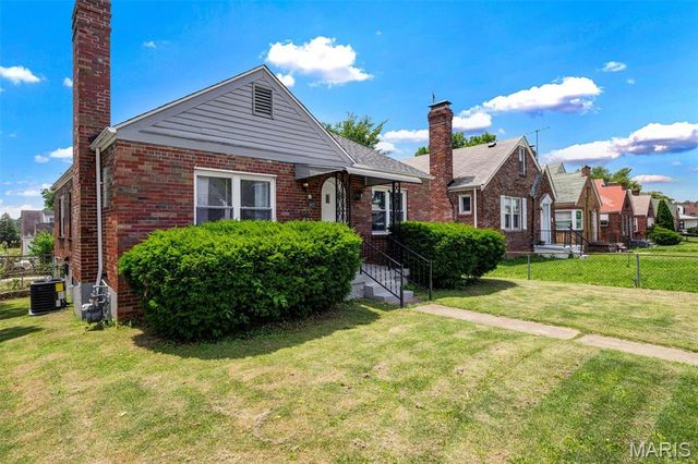 1802 Switzer Avenue, St Louis, MO 63147