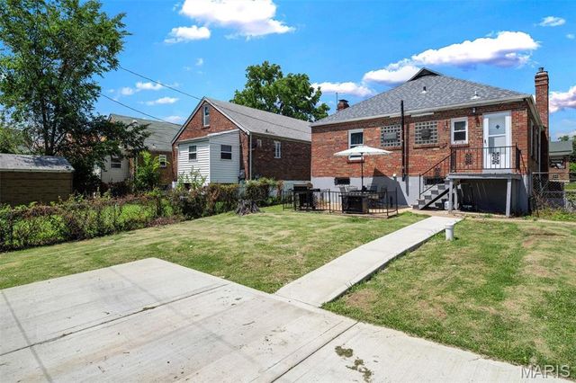 1802 Switzer Avenue, St Louis, MO 63147