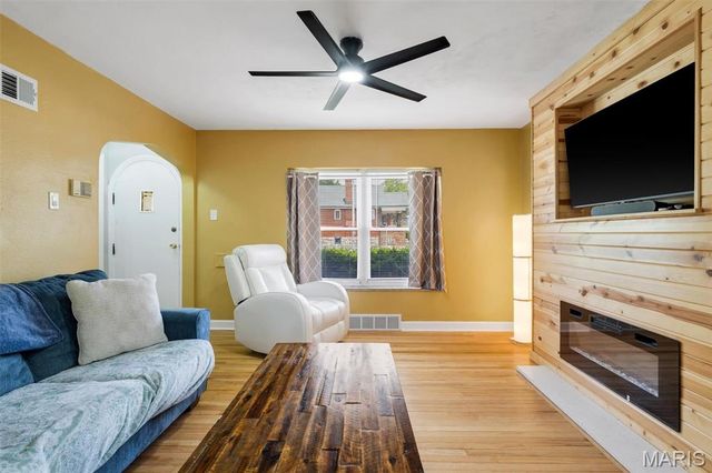 1802 Switzer Avenue, St Louis, MO 63147