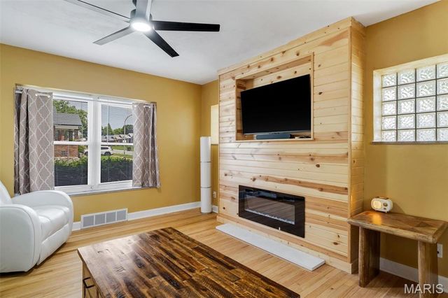1802 Switzer Avenue, St Louis, MO 63147