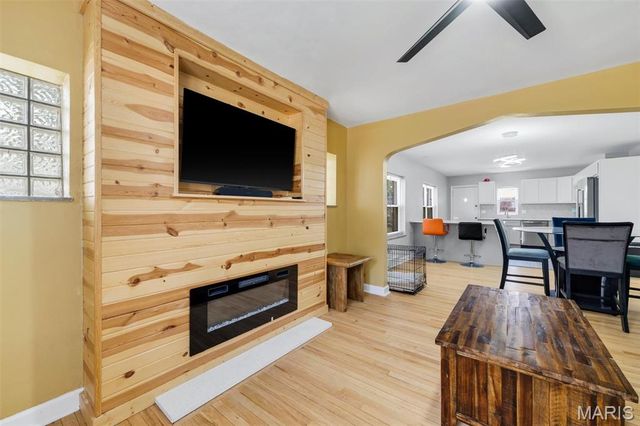 1802 Switzer Avenue, St Louis, MO 63147