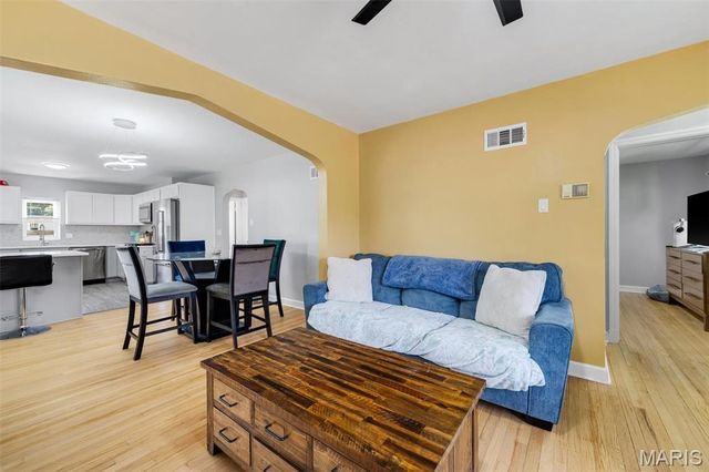 1802 Switzer Avenue, St Louis, MO 63147