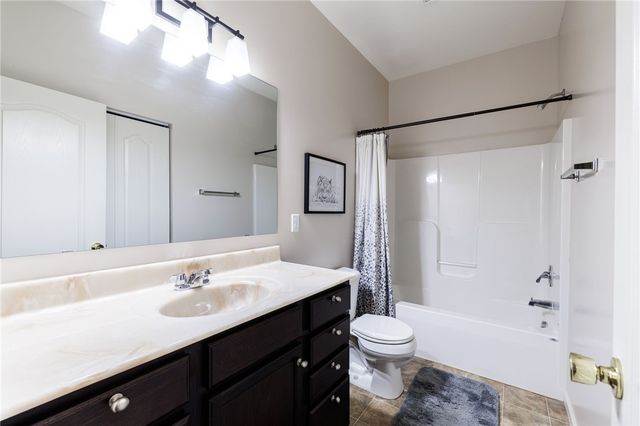 81 Falkirk Place, Greece, NY 14612