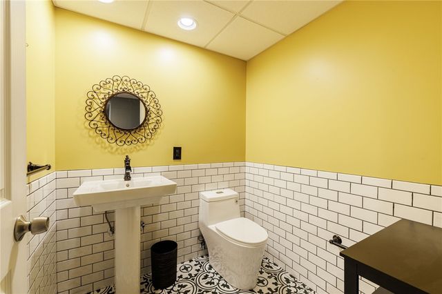 81 Falkirk Place, Greece, NY 14612