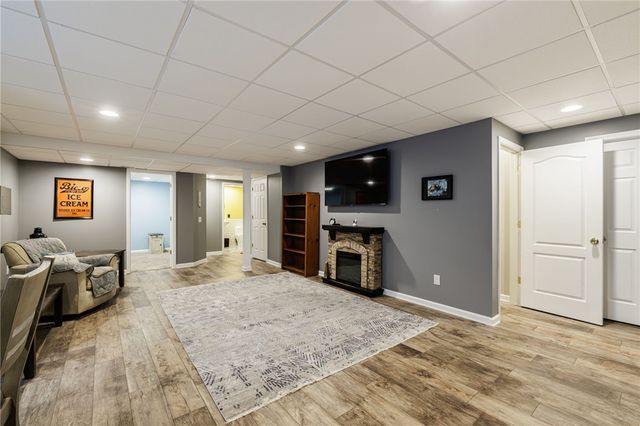 81 Falkirk Place, Greece, NY 14612