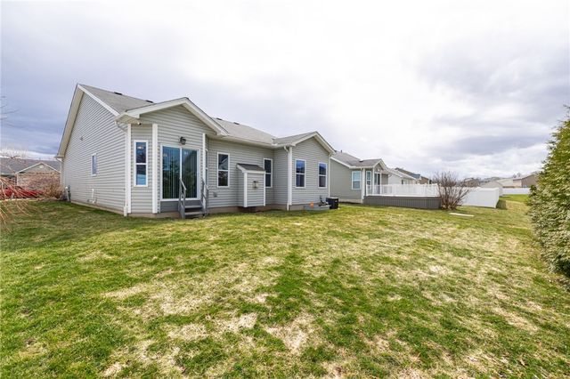 81 Falkirk Place, Greece, NY 14612