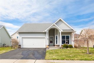 81 Falkirk Place, Greece, NY 14612