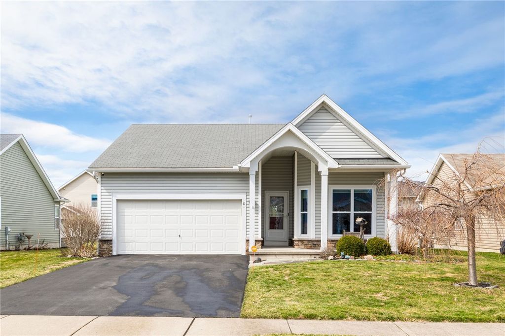 81 Falkirk Place, Greece, NY 14612